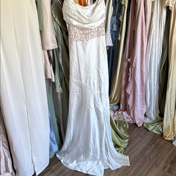 Selfie Leslie- Golden Era Cowl Neck Lace Waist Midi Dress White - Picture 5 of 6